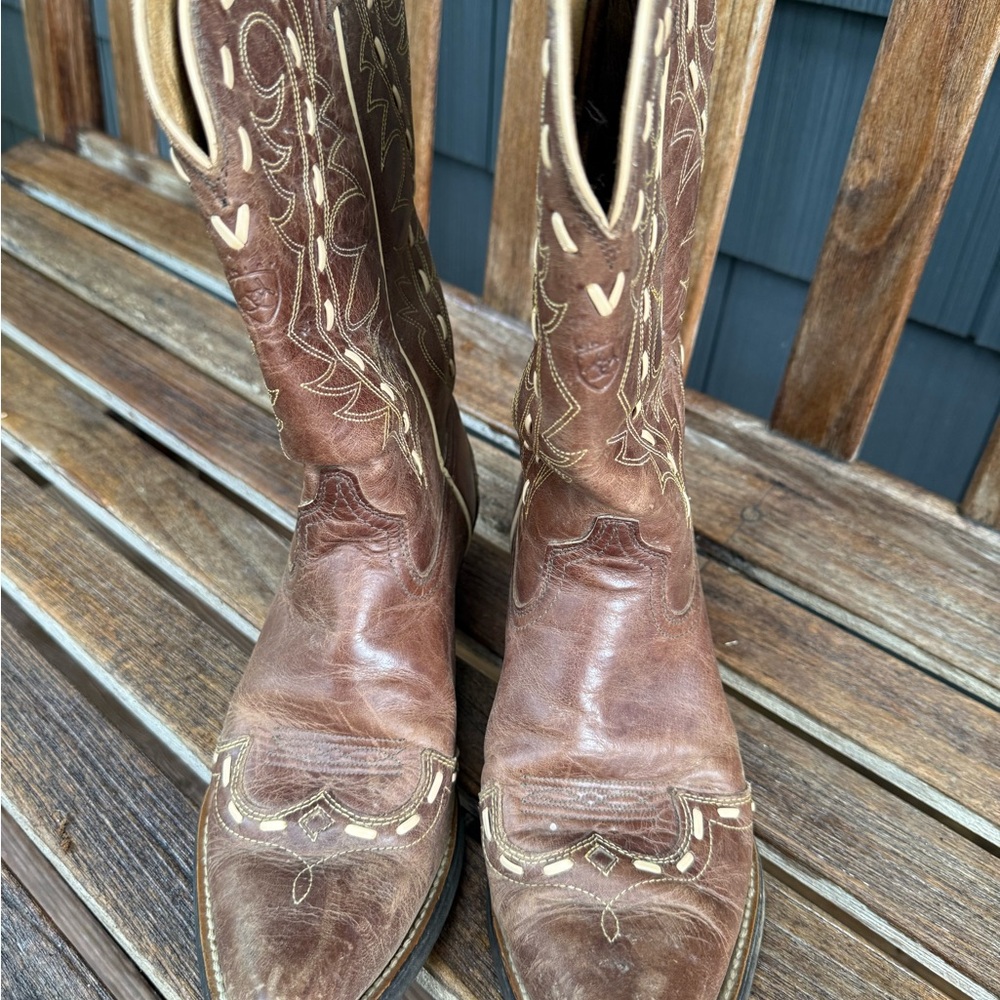 Ariat Brown Leather Western Boots with Cream Stitching - Picture 2 of 9